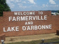 Welcome sign at Farmerville