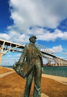 Young Thomas Edison, in front of the Blue Water Bridge